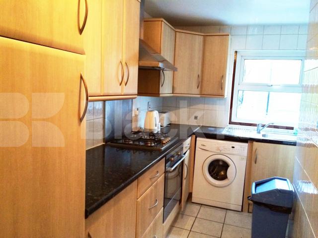 			NEW INSTRUCTION, 3 Bedroom, 1 bath, 1 reception Apartment			 Northcote Road, Clapham Junction